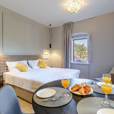 Dora Rooms And Studios Sutivan Εξωτερικό φωτογραφία